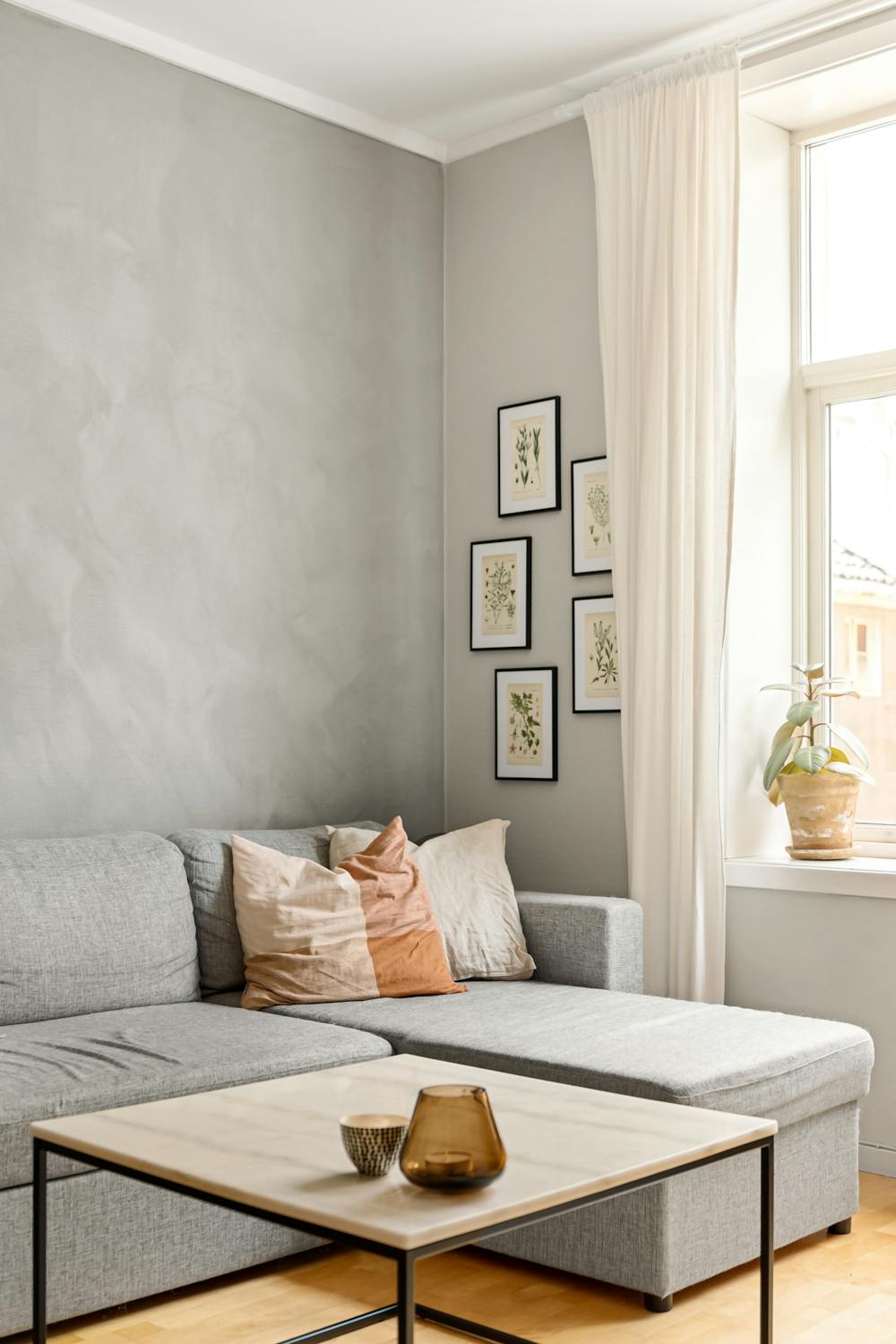 Fenêtre PVC design lignes fines avec profilés affinés